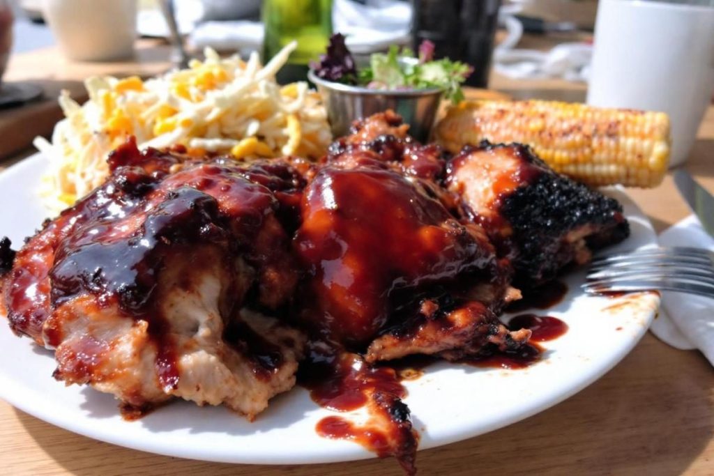 Recette de poulet BBQ Cornell : un classique intemporel de 75 ans