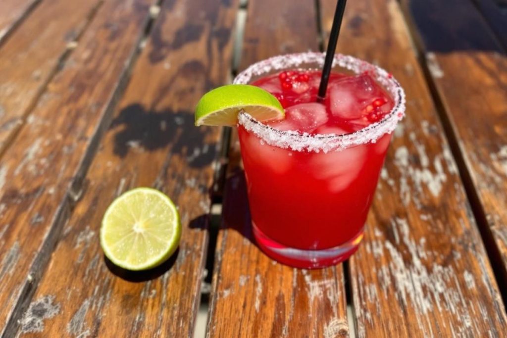 Recette de margarita à la grenade facile et délicieuse pour vos cocktails maison
